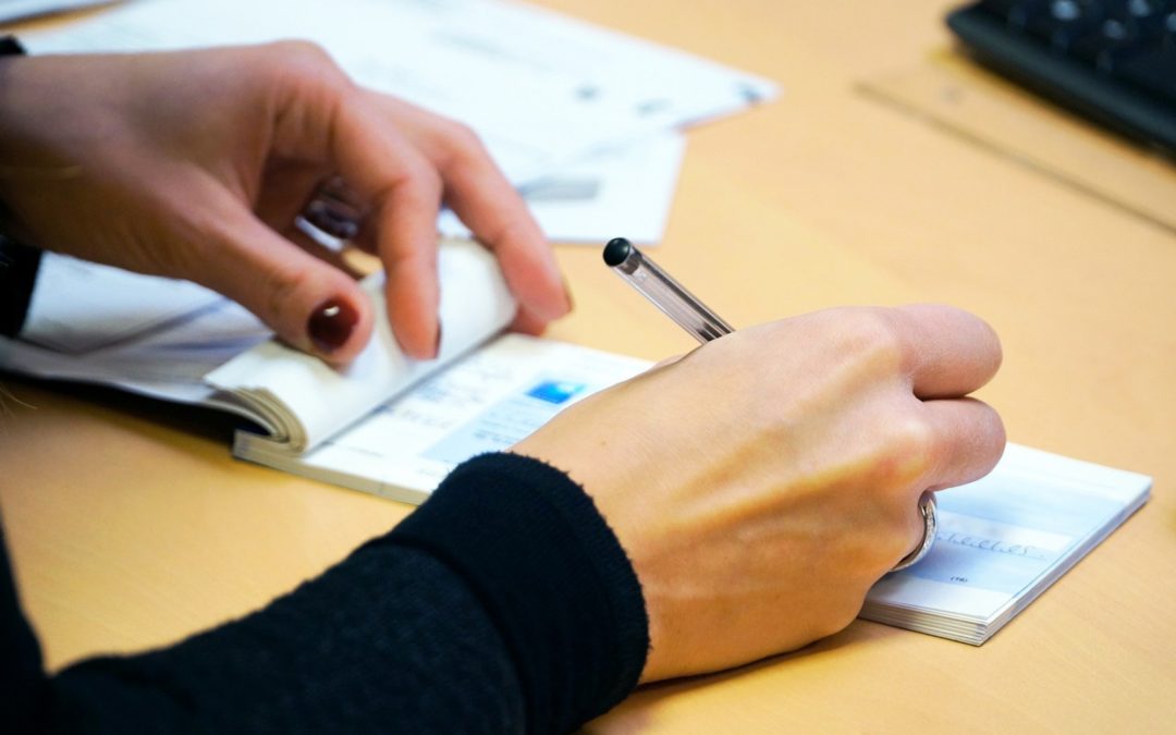 Banche: ecco il vademecum su libretti e assegni